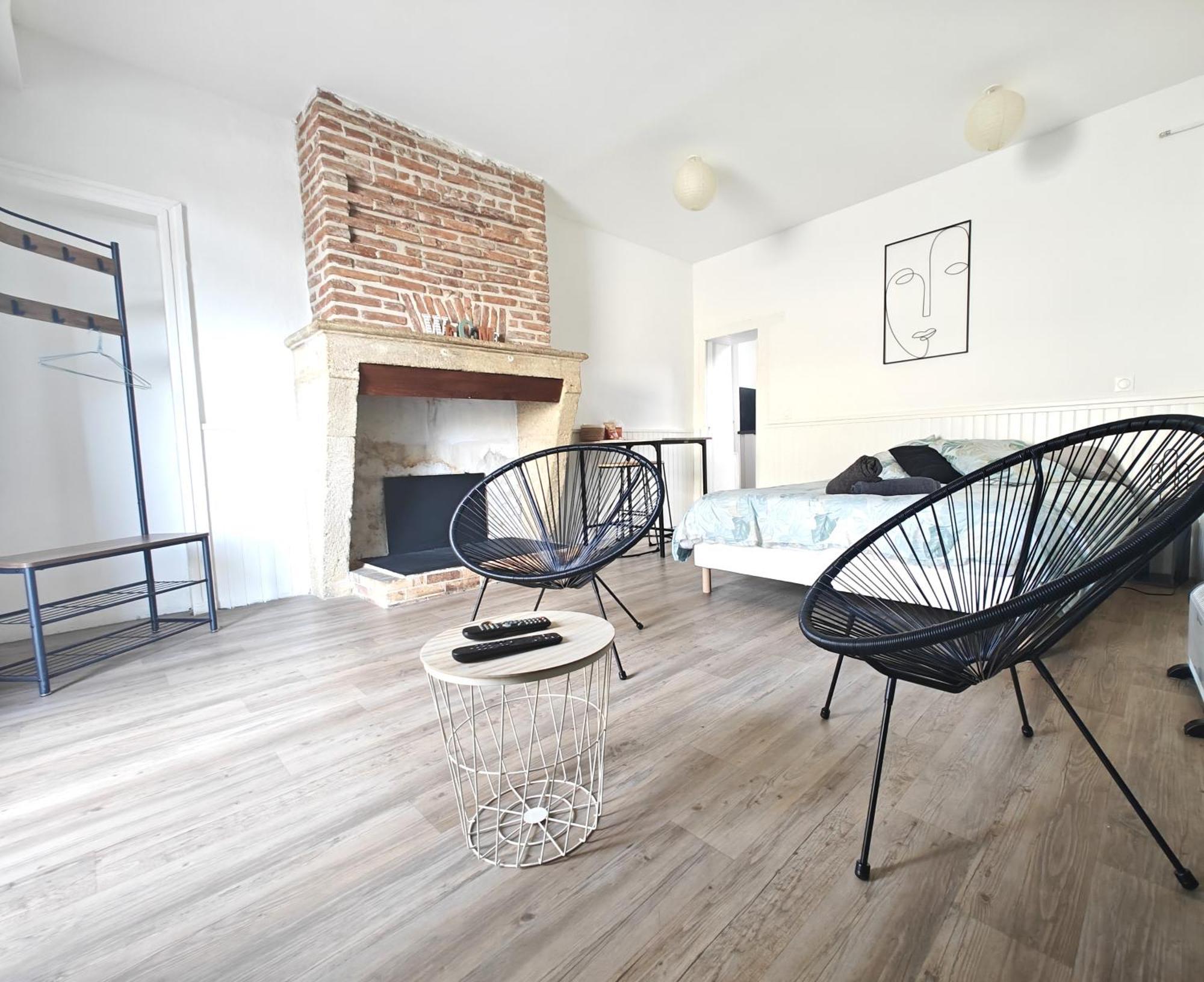 Studio Entier Proche Des Commerces - 1 A 2 Pers - Langon (Gironde) Exterior foto